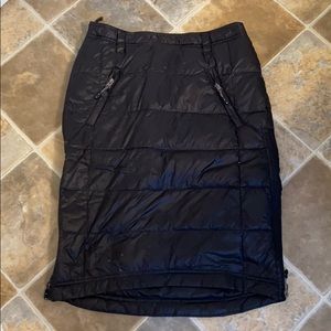 Weatherproof fleece skirt